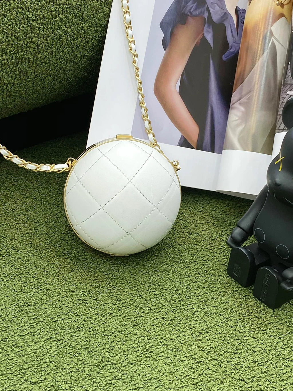 White and Gold Chain Bag N727726
