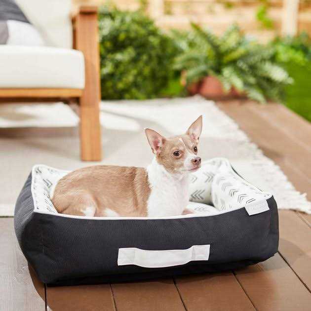 Indoor/Outdoor Bolster Cat & Dog Bed B549882