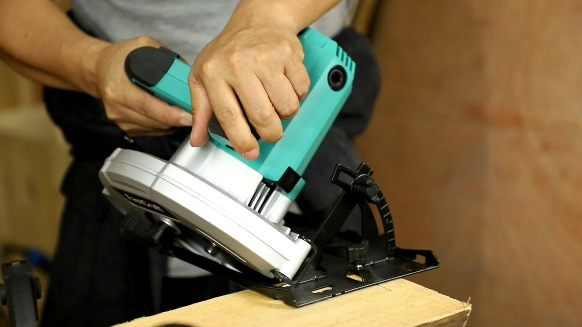 21A Circular Saw with 3pc 7-1/4" Blades A961127